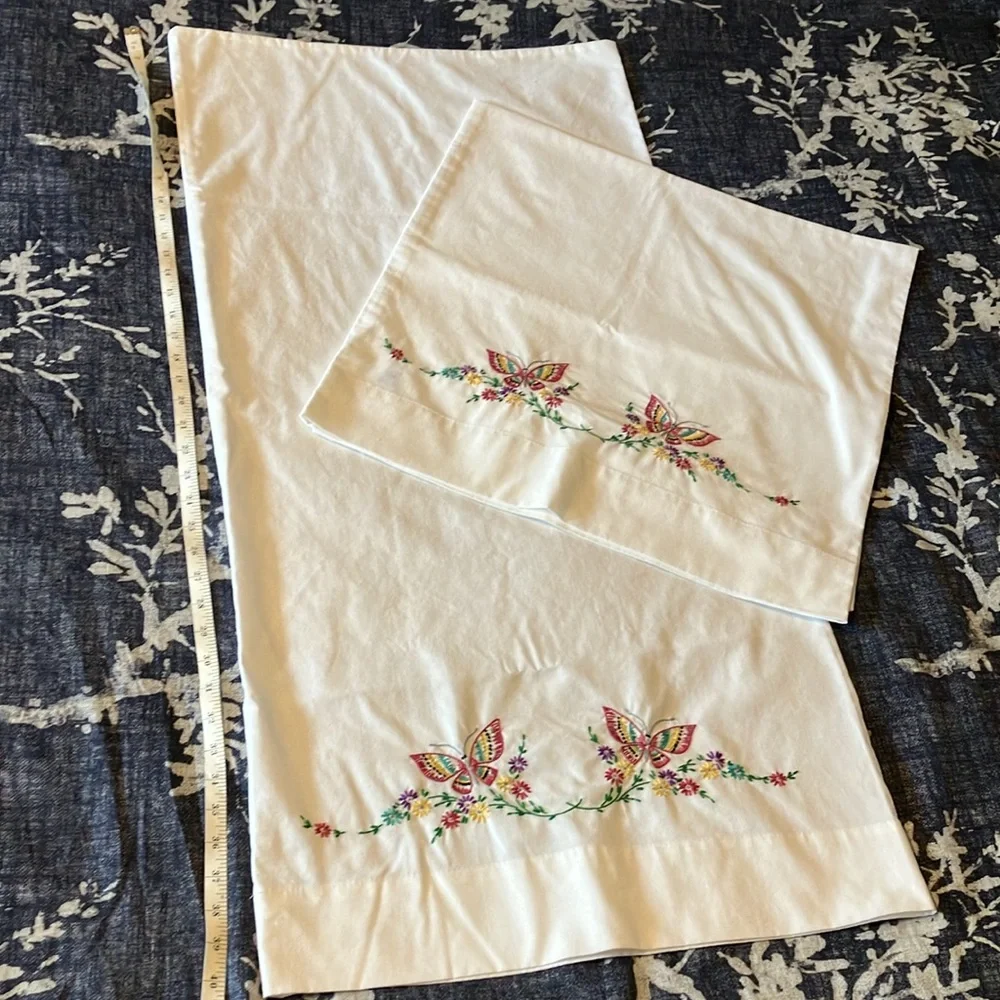 2 Vintage Lady Pepperell Grandeur embroidered butterfly white King pillowcases